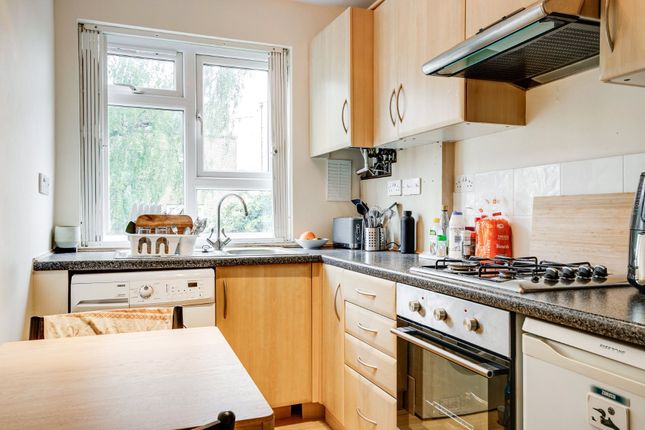 Flat for sale in Leighton Grove, Kentish Town, London