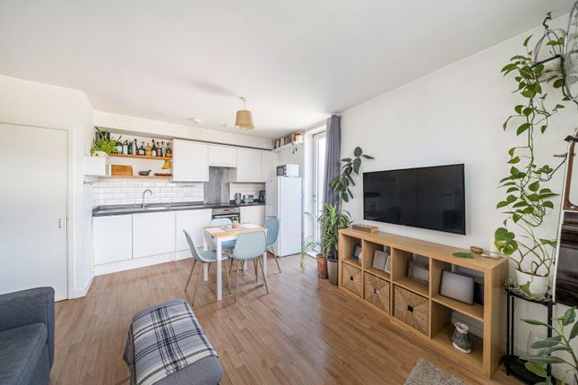 Flat 2, 40, Cowleaze Road, Kingston Upon Thames photo 4