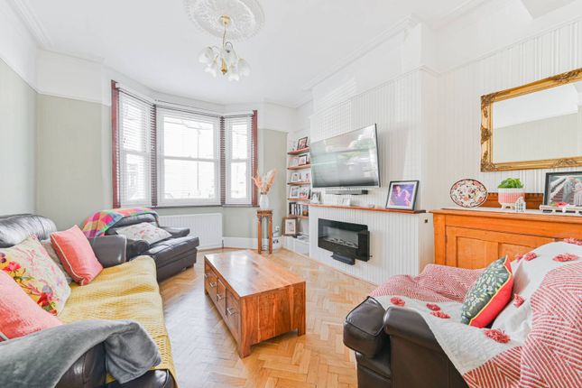 Thumbnail Terraced house for sale in Woodhill, Woolwich, London