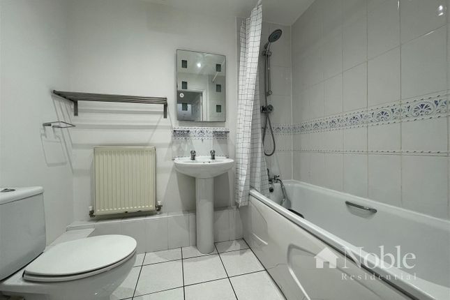 Kidman Close, Romford photo 4