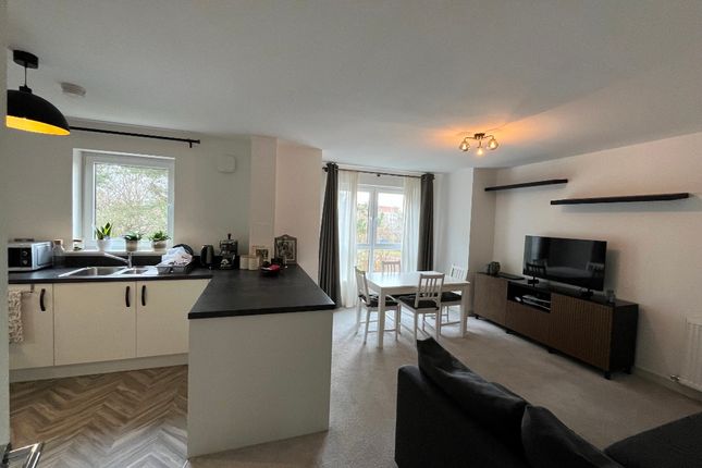 Kaims Crescent, Livingston, EH54 7FX, Livingston photo 3