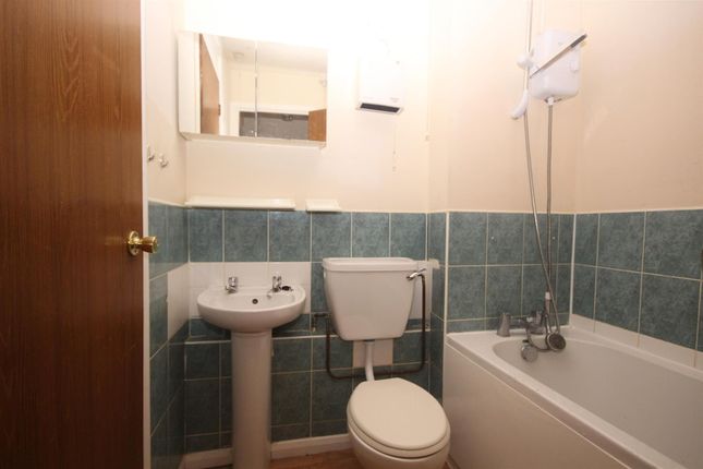 Studio to rent in Greding Walk, Hutton, Brentwood