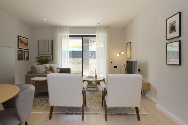 Flat 8,, Mapesbury Gardens, London photo 3