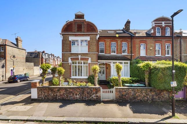 Thumbnail Flat for sale in Elder Avenue, Crouch End, London