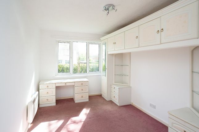 Flat for sale in Lawrence Court, Seacroft Gardens, Watford, Hertfordshire