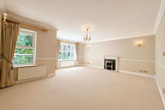 Flat 9, Grove Park 3 Wilderton Road West, Branksome Park photo 2