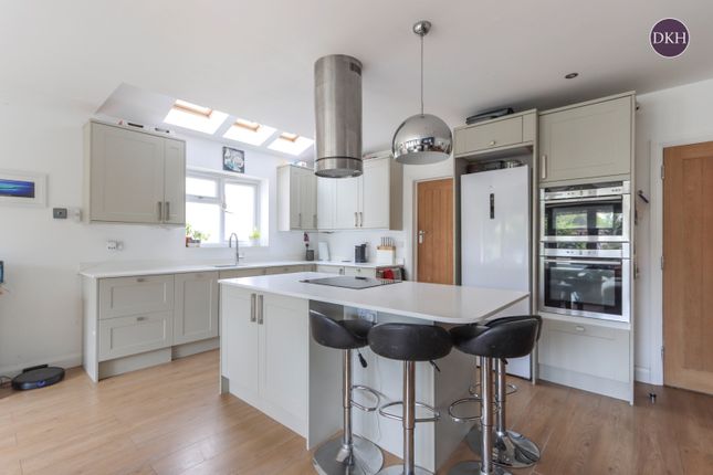 54, Bateman Road, Rickmansworth photo 2