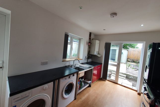 21 Mundy Place, Cardiff photo 4