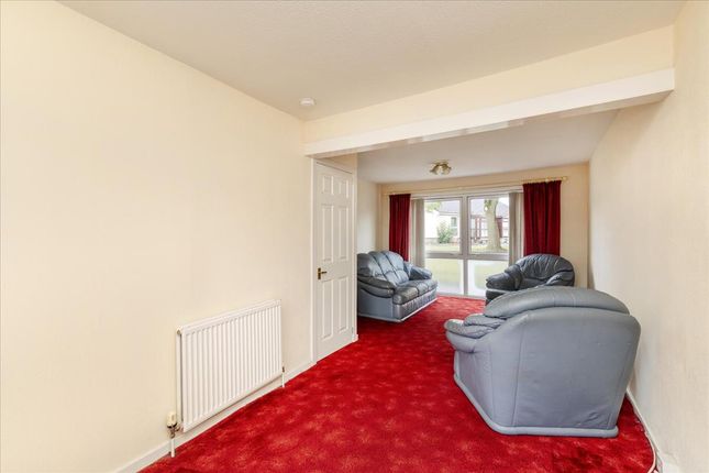 6 Clearburn Road, Gorebridge photo 4