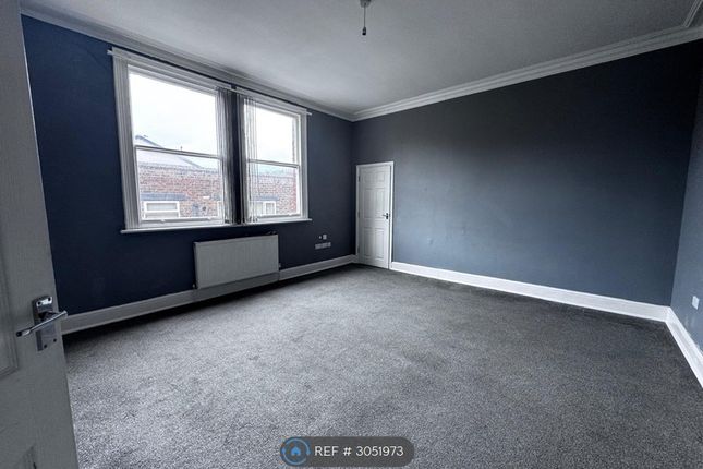 Flat, Lawn Road, Doncaster photo 3