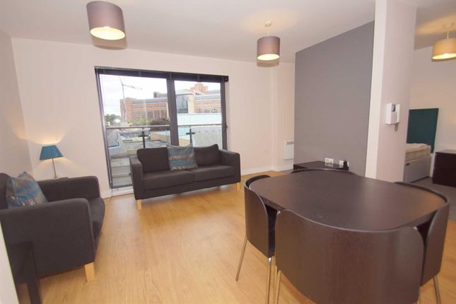 18, Skyline, Leeds photo 3