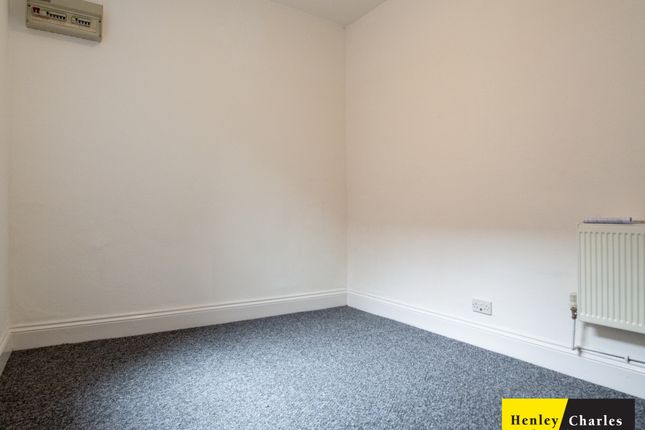 Back Down F2, 72, Gravelly Hill, Birmingham photo 2