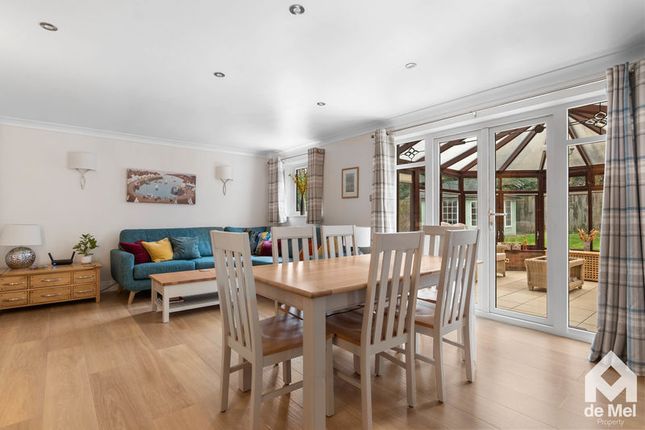 4, Yarlington Close, Cheltenham photo 4