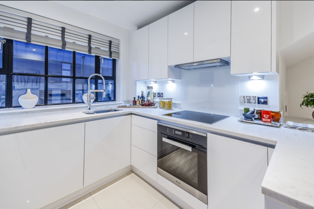 2-bed flat on Rainville Road, London, £5,633/mo