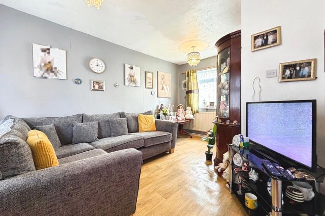 8, Camberley Road, Knowle photo 2