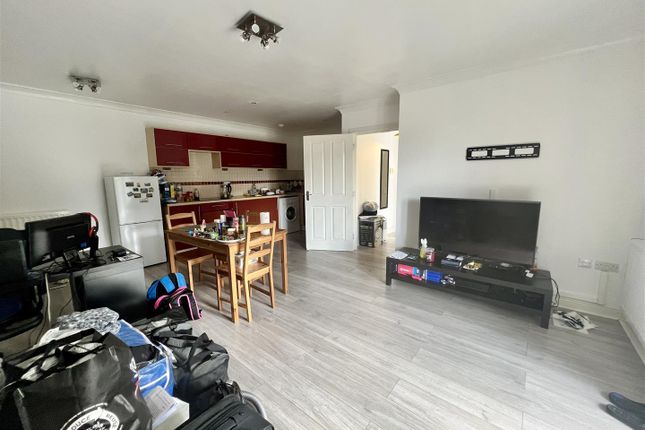 Flat for sale in Astoria Court, Roundhay Road, Leeds