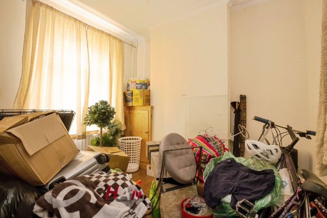 31, Warwick Street, Cardiff photo 2
