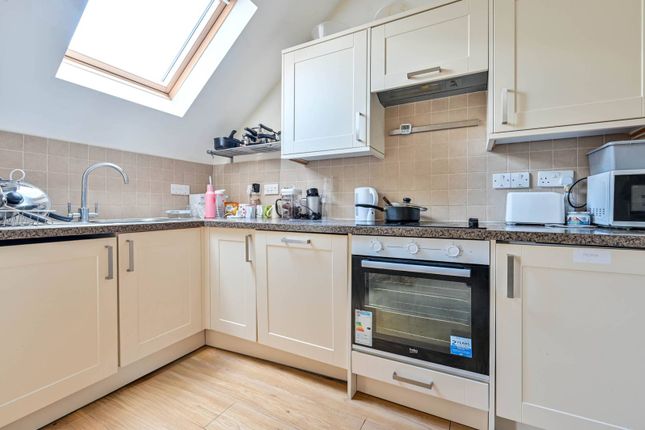 3, Cobbett Road photo 4