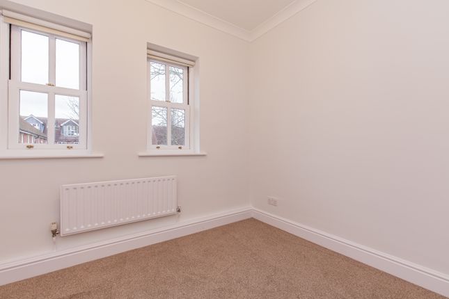 End terrace house to rent in Plater Drive, Oxford