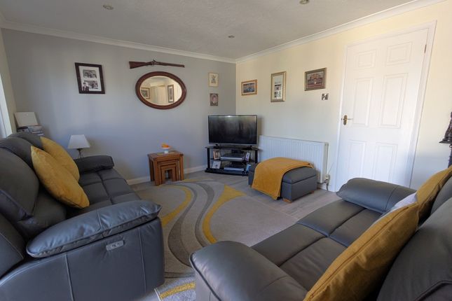 19 Tremena Gardens, St. Austell photo 4
