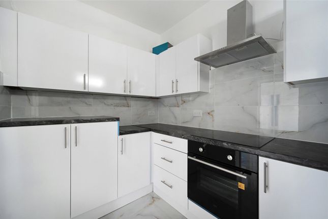 Flat to rent in Rylett Road, London