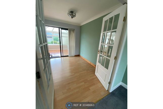 Parkstone, Bradley, Huddersfield photo 4