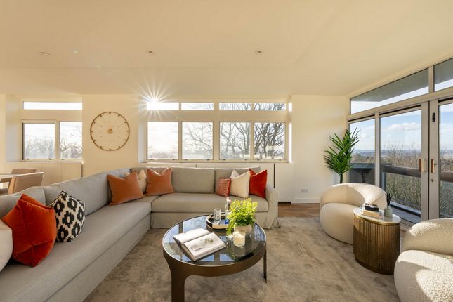 Flat 1, Oak Hill Lodge, Oak Hill Park, London photo 3