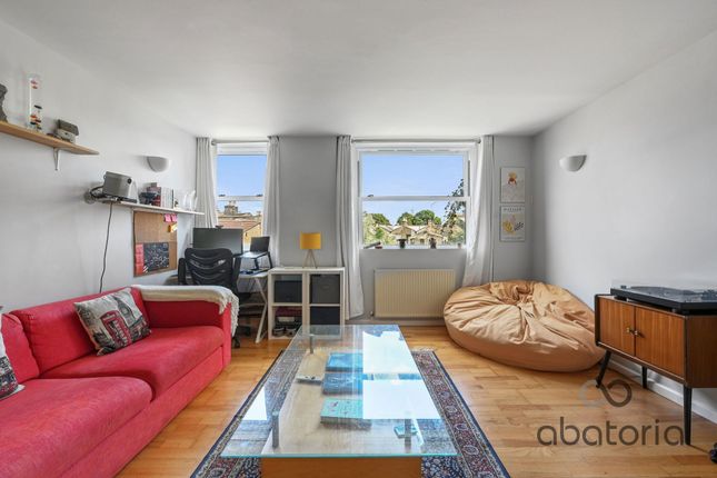 Flat 2, 52 Grove Road, Bow photo 2