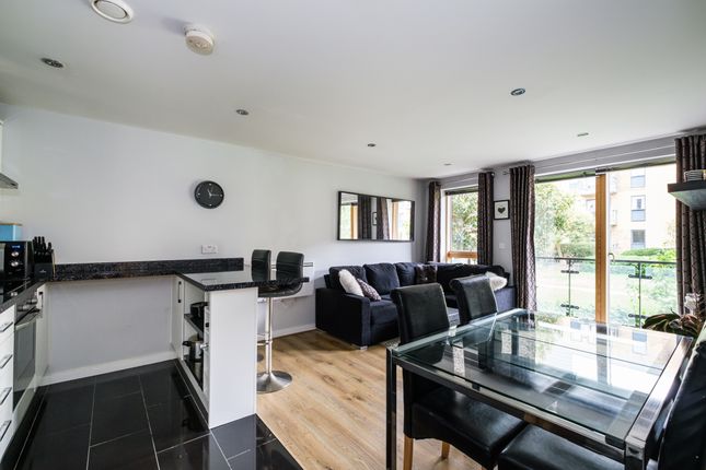 Thumbnail Flat to rent in Durnsford Road, London