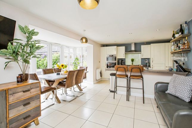 11, Pilgrim View, West Yorkshire photo 4