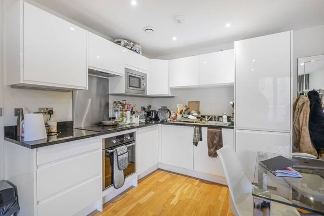 Thumbnail Flat for sale in St Annes Road E14, Limehouse, London,