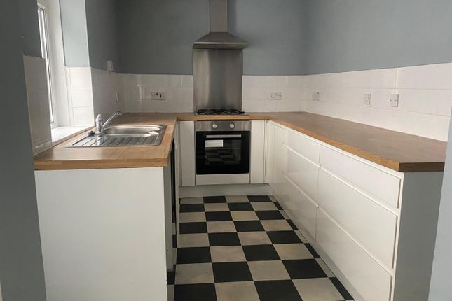 59, Pontshonnorton Road, Pontypridd photo 4