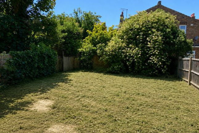 39, Melbourne Avenue, Ealing photo 2
