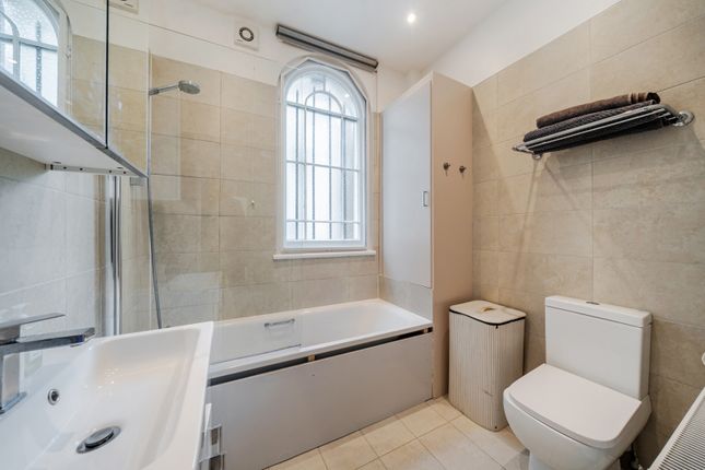 Flat B, 42, Shooters Hill Road, London photo 4