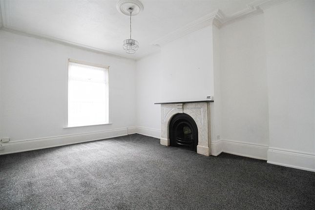 Thumbnail Flat to rent in Stockport Road, Denton, Manchester