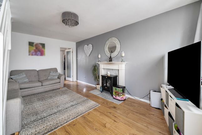 1, Frithwood Close, Stroud photo 4
