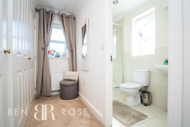 4 Bed Detached House For Sale In Forsythia Drive Clayton Le Woods Chorley Pr6 Zoopla