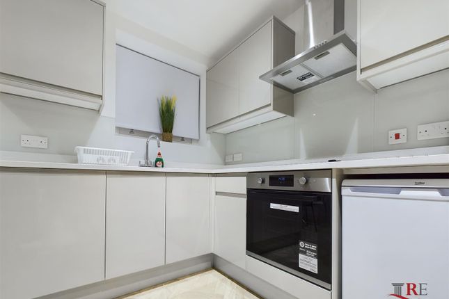 Flat 23, 48-50, Christchurch Avenue, London photo 3