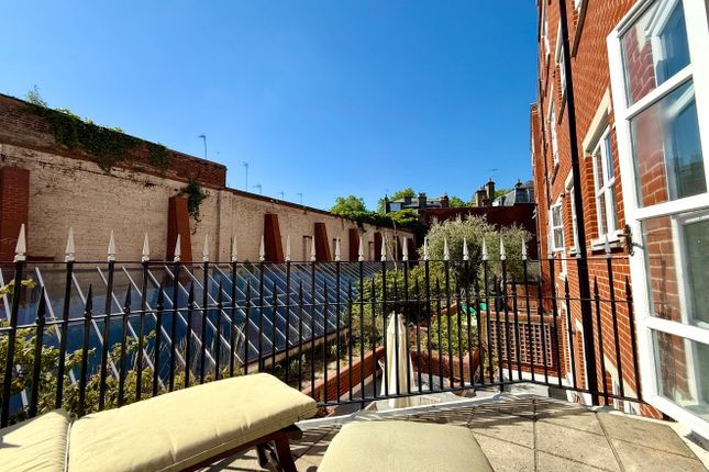 Flat 1 Royal Westminster Lodge, 3, Elverton Street, London photo 2