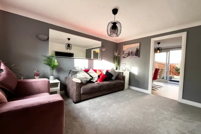Byland Drive, Maidenhead photo 3