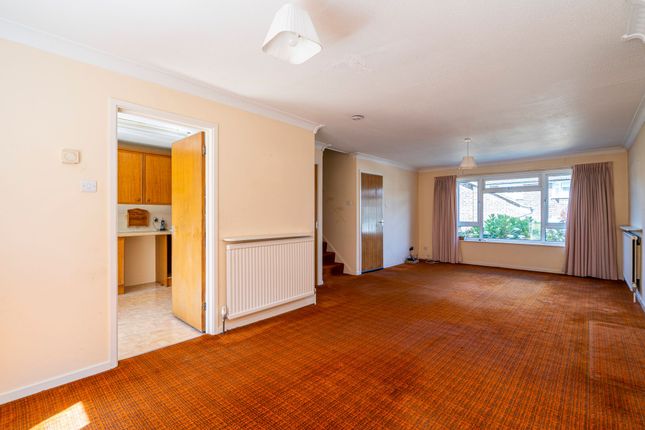 29 Grove Hall Road, Bushey photo 2