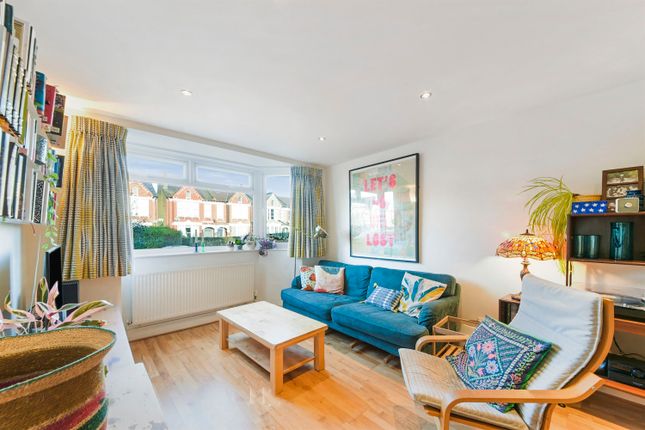 Flat for sale in Greyhound Lane, London