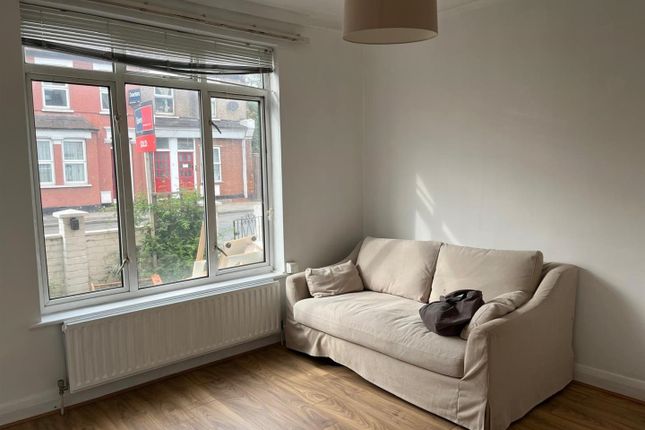 63, Haydons Road, London photo 2