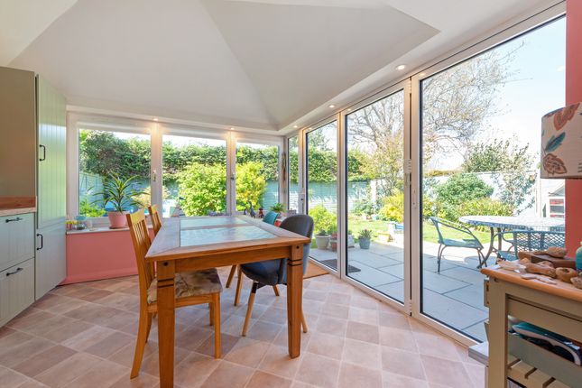 8, Clovelly Avenue, Felpham photo 3