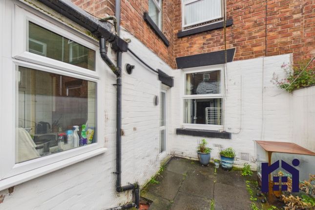 2 Springfield Road, Chorley photo 4
