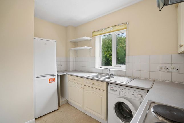 42 Roebuck Court, Didcot photo 4