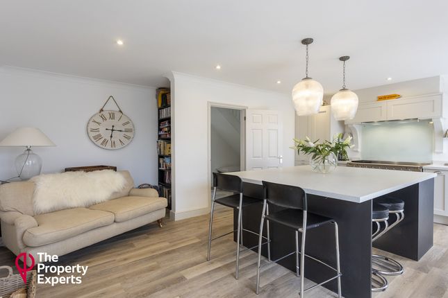 18a, The Vines, Wokingham photo 2