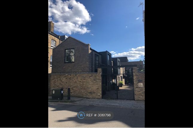 Tremlett Mews, London photo 2