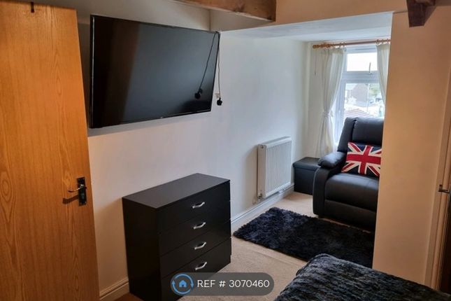 Flat, Edgcumbe Road Roche, St Austell photo 2