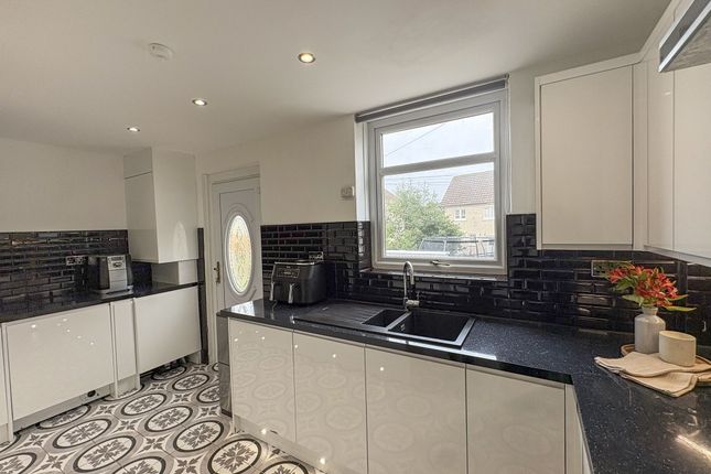 16, Innerwood Road, Kilwinning photo 4